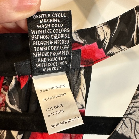 Torrid Floral Halter Neck Black/Red Sleeveless Sheer Blouse Size 1x - Picture 8 of 15